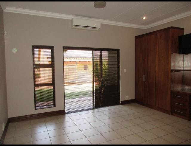 1 BEDROOM TOWNHOUSE FOR SALE IN RETIRE AT MIDSTREAM